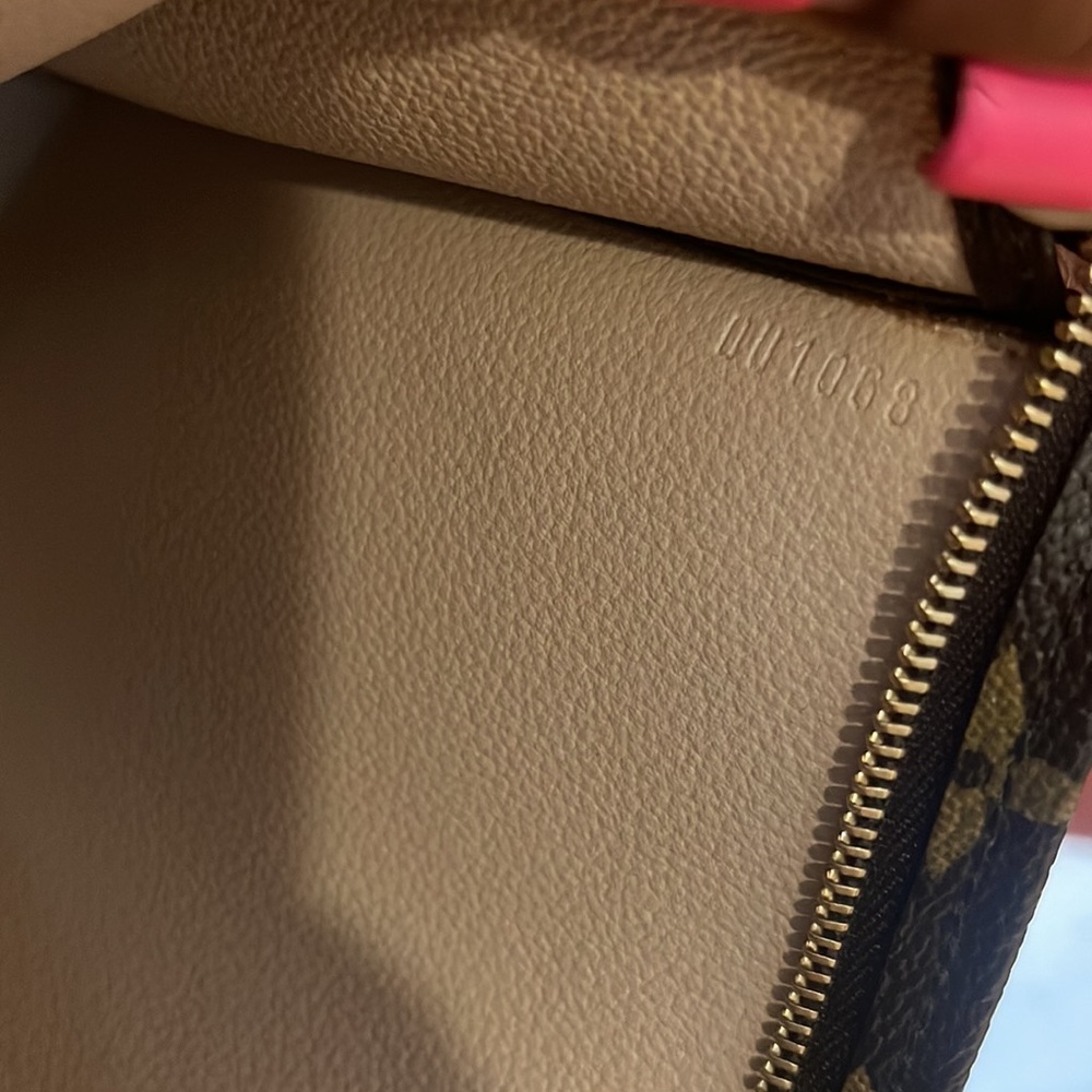 Louis Vuitton Toiletry 19 - Authentic - Picture 9 of 9